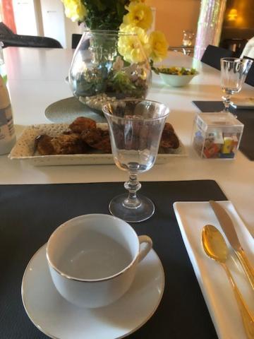 Serenity Chambre D'Hote Au Calme Des Maitres Tibetains Y Ont Sejourne 15 Mn Des Plages Apartman Mougins Kültér fotó
